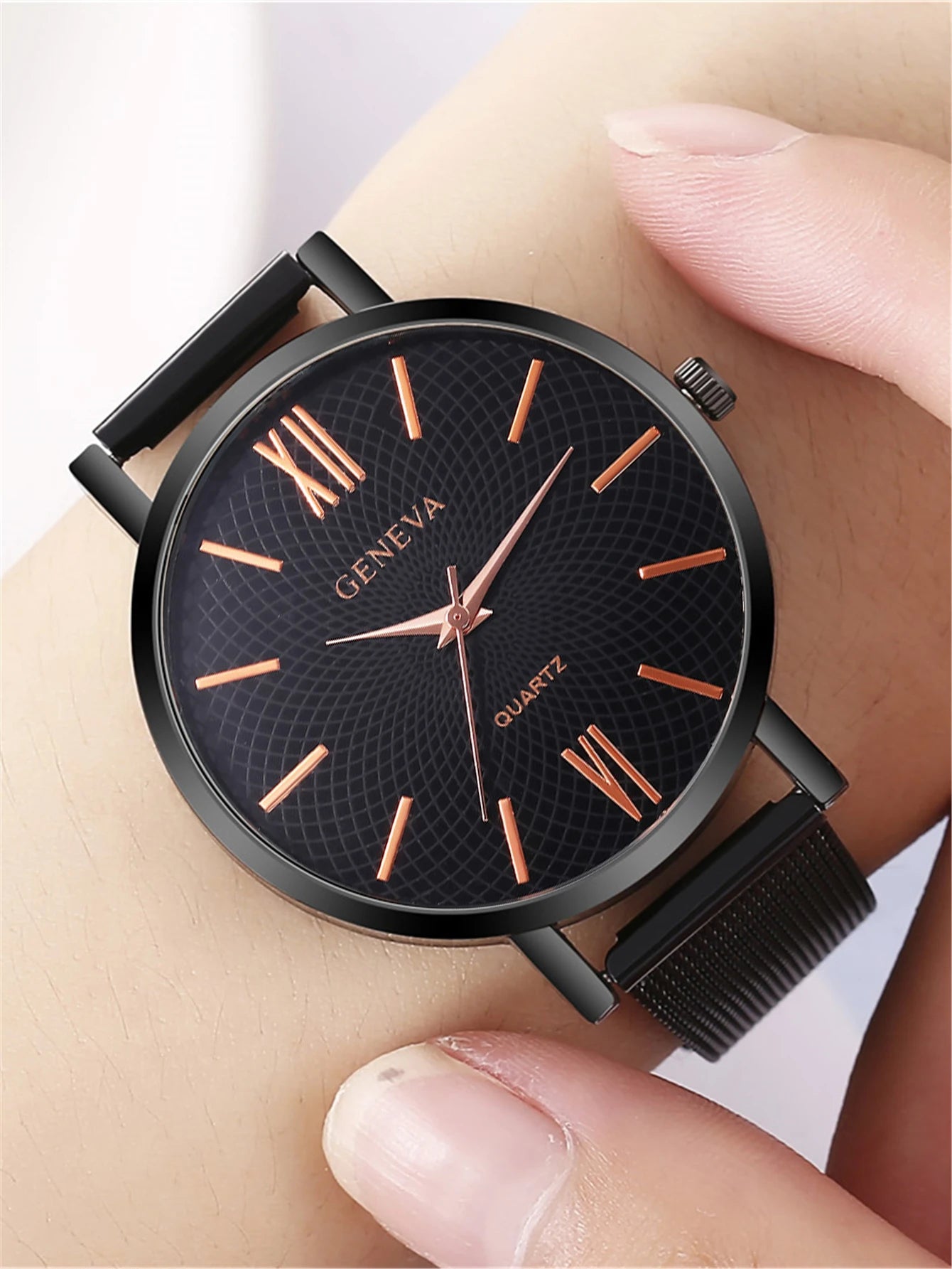 Womens Fashion Simple Watch Ladies Leisure Watch Steel Mesh Sports  Wristwatches