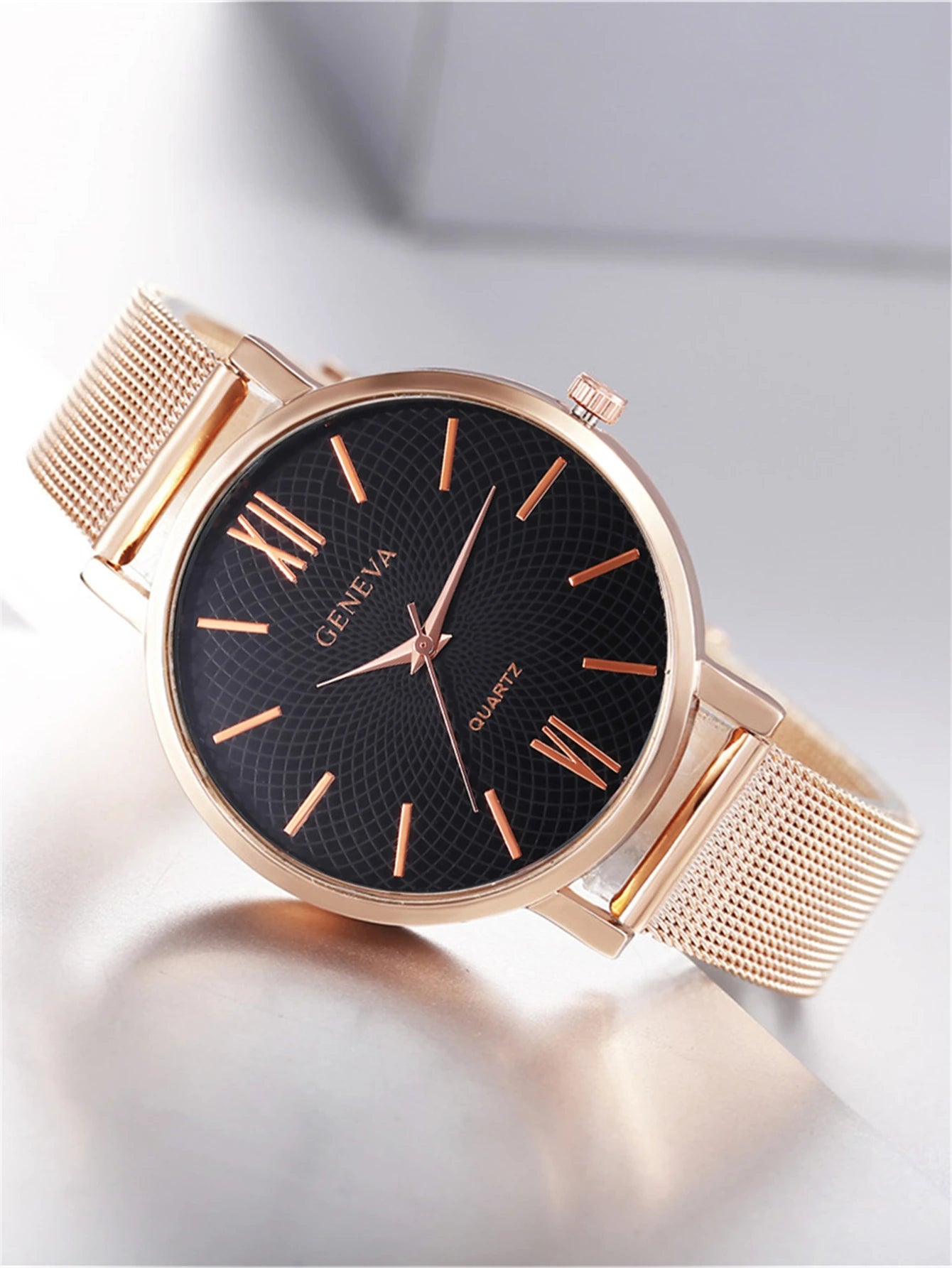 Womens Fashion Simple Watch Ladies Leisure Watch Steel Mesh Sports  Wristwatches