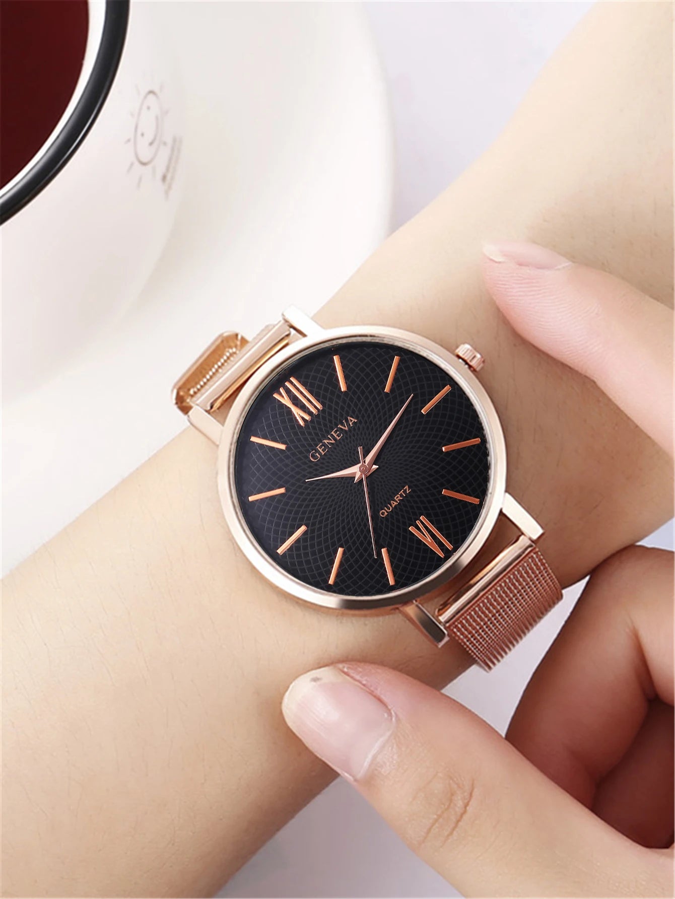 Womens Fashion Simple Watch Ladies Leisure Watch Steel Mesh Sports  Wristwatches